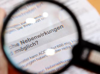 Wer den Beipackzettel zu einem Medikament verloren hat, dem hilft der PatienInfoService im Internet weiter. Foto: Mascha Brichta