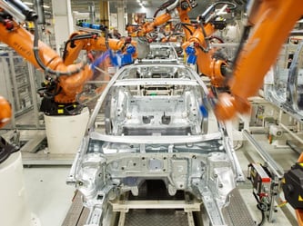Kuka ist Weltmarktführer bei Robotern für die Autoindustrie. Foto: Julian Stratenschulte