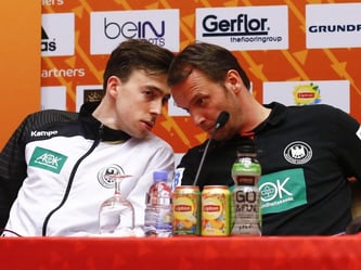 Patrick Groetzki und sein Coach Dagir Sigurdsson wollen nicht ohne Medaille heimkehren. Foto: Diego Azubel