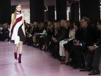 Urbanes bei Dior Dior-Designer Raf Simons zeigte Animalisches und Urbanes, Superweibliches und Männliches. Foto: Etienne Laurent