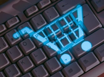 Wer etwas über Online-Kleinanzeigen kauft oder verkauft, sollte auf eine persönliche Übergabe der Ware bestehen. Foto: Jens Büttner