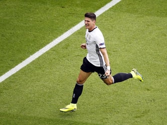 Dank des Tores von Mario Gomez geht Deutschland als Gruppensieger in die K.o.-Runde. Foto: Yoan Valat