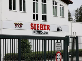 Das Firmengelände der Fleischfirma Sieber. Foto: Stephan Jansen/Archiv