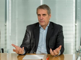 Daimlers Personalvorstand Wilfried Porth will die Arbeitszeitgesetze lockern um mehr Flexibilität zu schaffen - für Arbeitgeber und Arbeitnehmer. Foto: Daniel Maurer