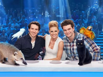 Michelle Hunziker und die Juroren Felix Neureuther (l) und Lutz van der Horst. Foto: Benedikt Müller/SAT.1