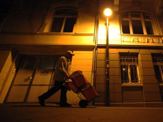 Zeitungszusteller: Rund 2,5 Millionen Arbeitnehmer haben neben ihrer sozialversicherungspflichtigen Stelle einen Nebenjob. Foto: Fredrik von Erichsen/Archiv