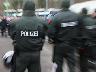 Der Karnevalsumzug in Braunschweig ist wurde wegen Hinweisen auf einen möglichen Anschlag abgesagt. Foto: Friso Gentsch/Illustration