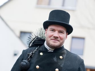 Alain Rappsilber ist Bezirksschornsteinfeger in Berlin. Foto: Klaus-Dietmar Gabbert