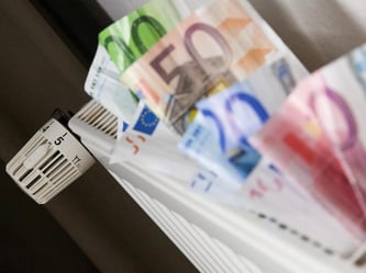 Verbrauchen zahlen vermutlich weniger Geld fürs Heizen. Die Freude sollte aber kein Grund sein, die Betriebskostenabrechnung einfach durchzuwinken. Foto: Kai Remmers