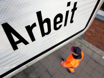 m Euroraum stieg die Zahl der Arbeitslosen im Juni gegenüber dem Vormonat um 31.000 an. Insgesamt verharrt die Quote aber auf dem niedrigsten Stand seit drei Jahren. Foto: Julian Stratenschulte