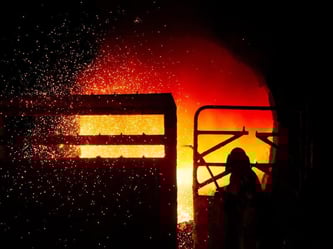 Die deutsche Wirtschaft bleibt laut Ifo-Präsident Hans-Werner Sinn ein Fels in der weltwirtschaftlichen Brandung. Foto: Julian Stratenschulte