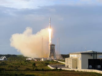 «Sentinel» soll aus rund 700 Kilometern Höhe auch durch Wolken und Regen hindurch mit einem Radargerät Tag und Nacht die Erdoberfläche beobachten. Foto: S Martin
