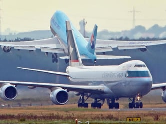 Zwei Boeing 747 auf dem Flughafen in Frankfurt am Main. Foto: Boris Roessler Foto: Boris Roessler