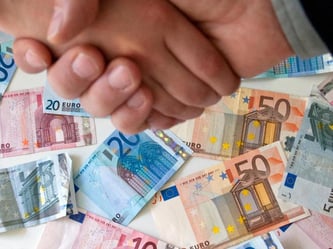 Die meisten Arbeitgeber zahlen ihren Mitarbeitern Vermögenswirksame Leistungen. Eine gute Möglichkeit, zusätzlich ein finanzielles Polster aufzubauen. Foto: Andrea Warnecke