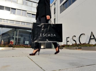 Deutsche Luxusmodemarken wie Escada macht die Digitalisierung zu schaffen. Das Internet dient heute als internationaler Laufsteg und bringt häufiger neue Trends hervor. Foto: Andreas Gebert