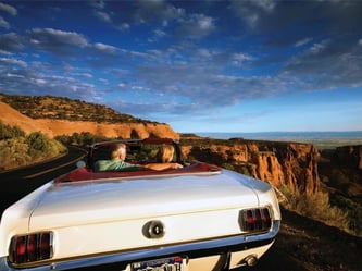 Freiheit auf vier Rädern: Die USA mit ihrer einmaligen Landschaft ist für Roadtrips wie geschaffen. Foto: Colorado Tourism Office