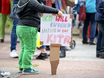 Der Kita-Tarifstreit ist noch immer nicht beeendet. Foto: Jan Woitas/Archiv