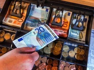 Die Teuerung ist vor allem wegen der stark gesunkenen Energiepreise auf das Niveau des Krisenjahres 2009 gefallen. Foto: Jens Büttner