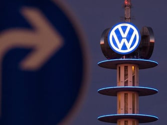 Im Skandal um manipulierte Abgaswerte gerät Volkswagen noch heftiger in die Bredouille: Das US-Justizministerium hat den Konzern wegen Betrugsvorwürfen und Verstößen gegen Umweltgesetze verklagt. Foto: Julian Stratenschulte/Archiv