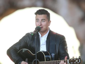 Andreas Gabalier ist einer der Anwärter auf den diesjährigen Wiesn-Hit. Foto: Bodo Schackow/Archiv