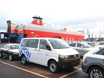 Autos im Hafen von St-Petersburg: Die Exporte der deutschen Wirtschaft nach Russland schrumpften im vergangenen Jahr um weitere 25,5 Prozent. Foto: Marco Hadem