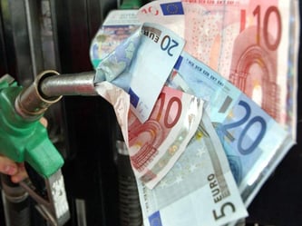 Laut ADAC gibt es schon seit 2011 vor wichtigen Feiertagen oder dem Ferienbeginn keine Preissprünge mehr. Foto: Patrick Pleul