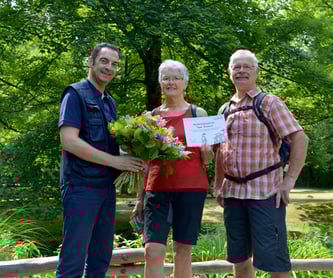 Tierpark-Direktor Rasem Baban begrüßt  Frau Schmallenbach und Ihren Mann (Foto: Münchener Tierpark Hellabrunn AG)