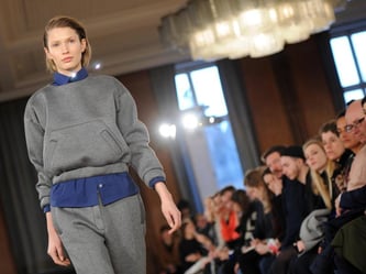 Der Athleisure liegt im Trend. Es gibt unzählige Kombinationsvarianten und die sind oft ein echter Hingucker. Foto: dpa - Bildfunk