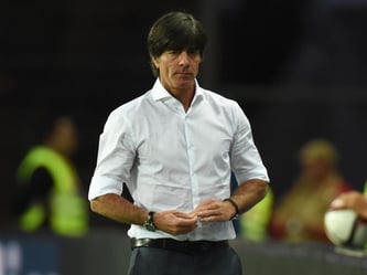 Weltmeister-Trainer Joachim Löw ist mit seinem Team auf den zweiten Rang abgerutscht. Foto: Arne Dedert