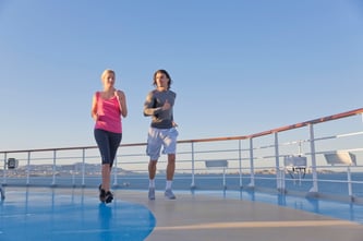 Fitness an Bord ist hoch im Kurs (Foto: obs / Wort & Bild Verlag - Apotheken Umschau / F1online_Westend61)