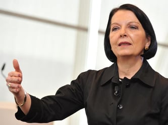 Christine Hohmann-Dennhardt auf einer Pressekonferenz in Stuttgart. Foto: Jan-Philipp Strobel/Archivbild
