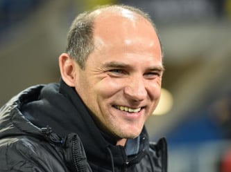 Bremen-Trainer Viktor Skripnik will mit Werder weiter siegen. Foto: Uwe Anspach