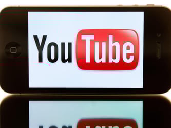 Google bietet Verlagen künftig eine weitreichende Kooperation bei der Veröffentlichung von Online-Videos an. Foto: Sebastian Kahnert/Symbol