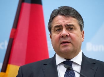 Bundeswirtschaftsminister Sigmar Gabriel reist zu einer dreitägigen Reise nach Kuba. Deutsche Firmen hoffen auf Aufträge bei der Modernisierung des Landes. Foto: Maurizio Gambarini/Archiv