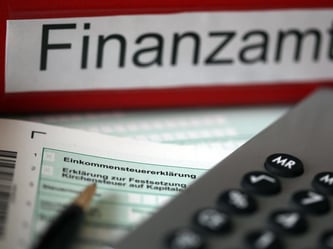 Auszubildene sind dazu verpflichtet ihrem Arbeitgeber ihre Steuer-ID, ihr Geburtsdatum und ihre Religionszugehörigkeit mitzuteilen (Foto: Oliver Berg)