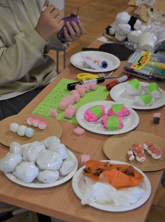 きゅうしょくロボットの準備中