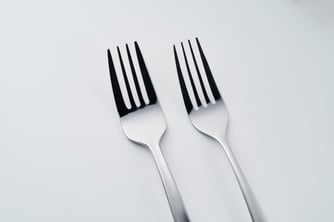 日本人に合わせたヘッドデザイン (右側:Stilla)