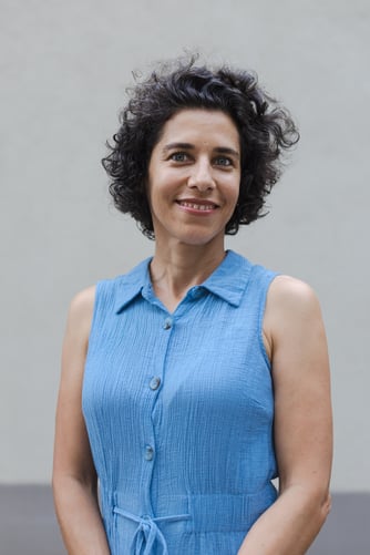 Noré Parada ist Schmerzexpertin kann Ihnen helfen, wenn Sie eine Alternative zu einer Operation ausprobieren wollen. Sie haben Spritzen und Schmerzmittel satt? Dann hilft Ihnen Shiatsu weiter. Eine Behandlung mit Shiatsu ist sanft und effektiv und tut gut