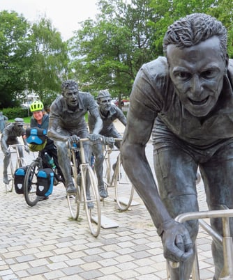 Bea hält mit den französischen Radlegenden mit!