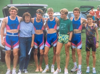 Gruppenfoto 1992: vlnr M. Schädler, x, A.Riesen, R. Hug, x, Ph. Schädler, T. Knöpfel