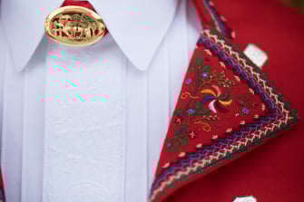 Togggenburger Trachtenschnalle und Stickerei