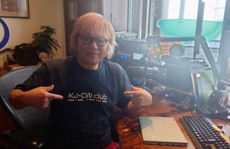 JJ1XTG総長が着用のブルーネイビー