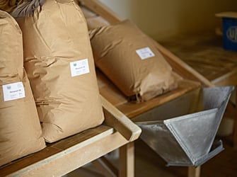 Mehlsäcke in der Hostienbäckerei