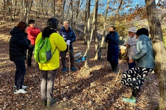里山で地域の方との対話。自然と暮らしを感じる｜上野村 よる森