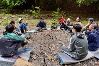 森の中で輪になって対話を深める｜よる森 14周年＠上野村