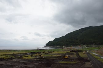 津波の被害を受けた農耕地　整備がはじまっていた