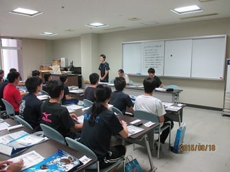 　　　　　　　　　代議員会議の様子
