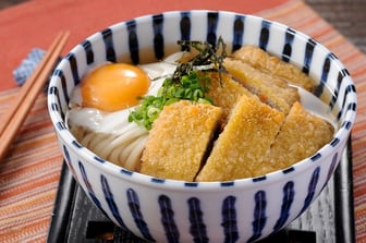 アレンジメニュー「じゃこカツうどん」
