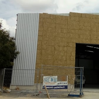 isolation des bâtiments en charpente métallique par ACMB 79, 86, 16 et 17