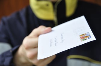 See the following step : 4/ The mailman distributes the envelope to the grandparents